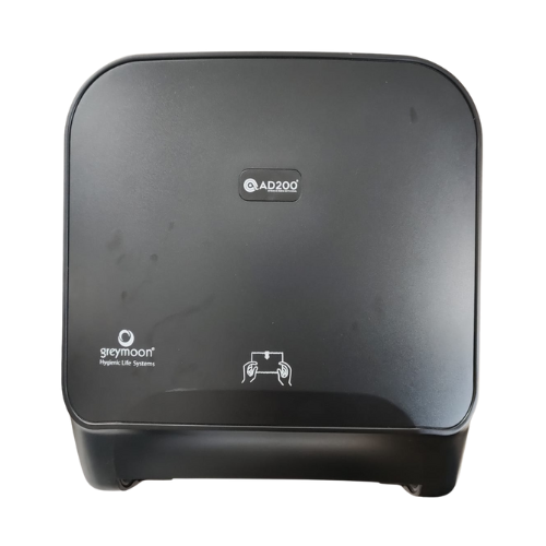 greymoon-ad200-despachador-auto-cut-toalla-en-rollo-negro.jpg: Despachador "Auto-Cut" de greymoon™ para toalla en rollo, en color negro, con una toalla dispensada